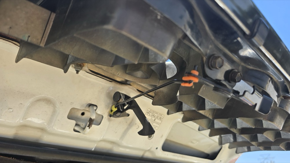 Toyota Kaput Açma Teli Klipsi görsel 3
