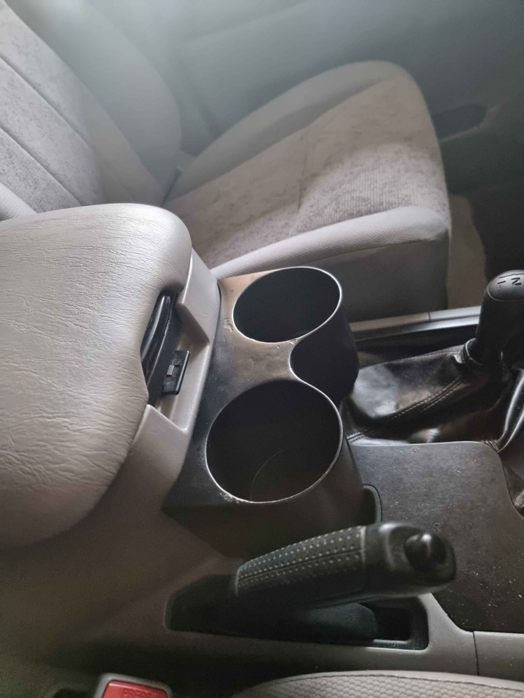 Toyota Land Cruiser 100 Serisi İkili Bardaklık görsel 2