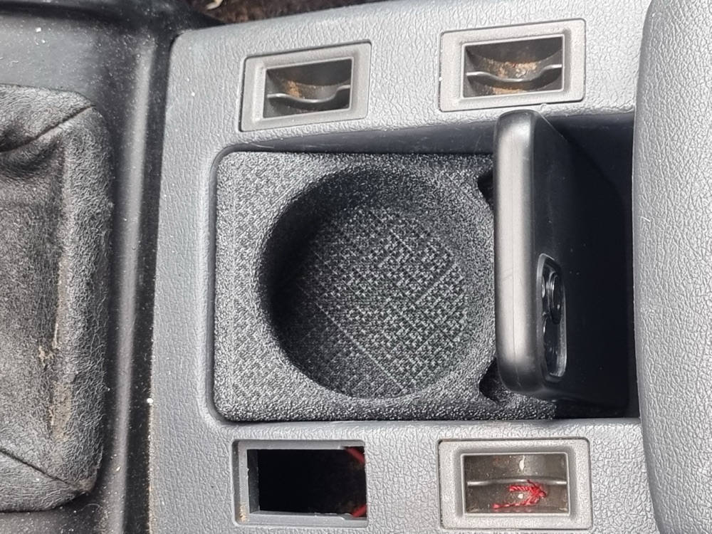 Toyota Land Cruiser 80 Serisi Orta Konsol Bardaklık ve Telefon Tutucu