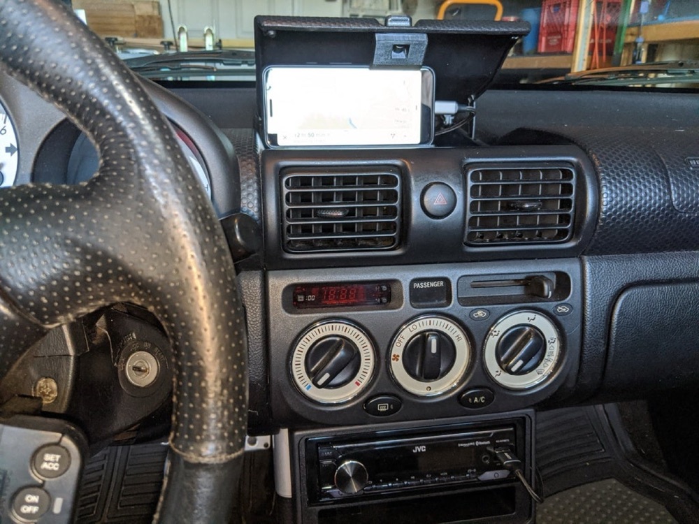 Toyota MR2 Spyder Telefon Standı