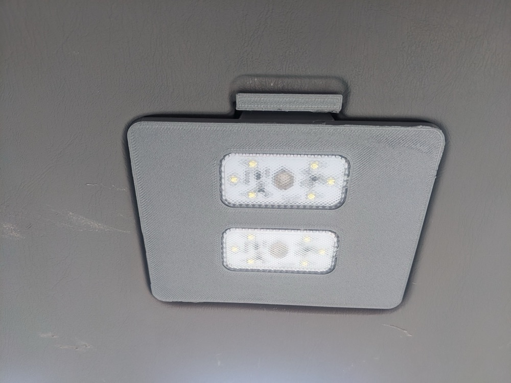 Toyota Sienna Bagaj Kapağı LED Aydınlatma Paneli