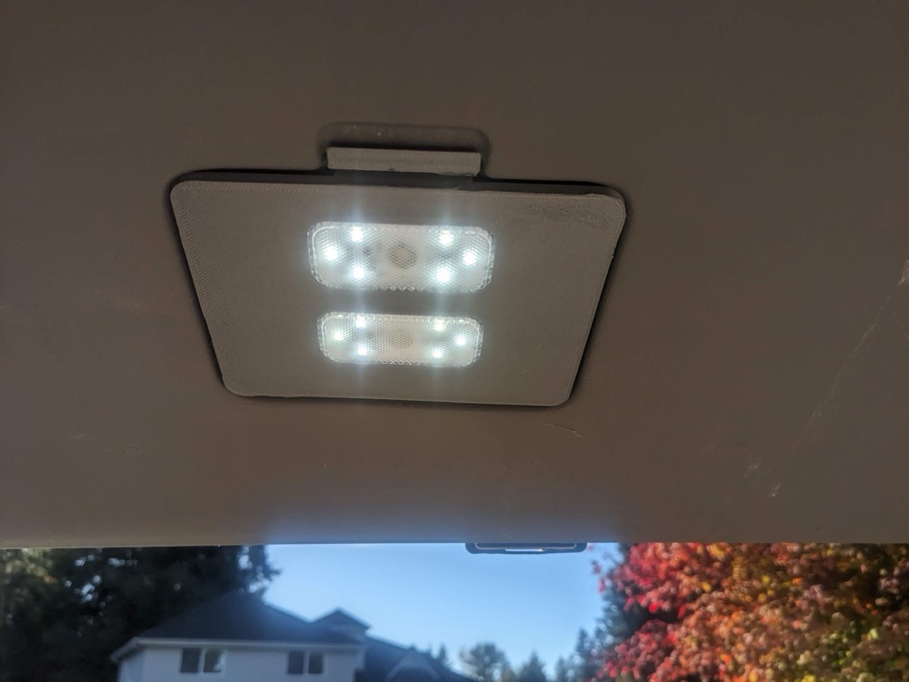 Toyota Sienna Bagaj Kapağı LED Aydınlatma Paneli görsel 2