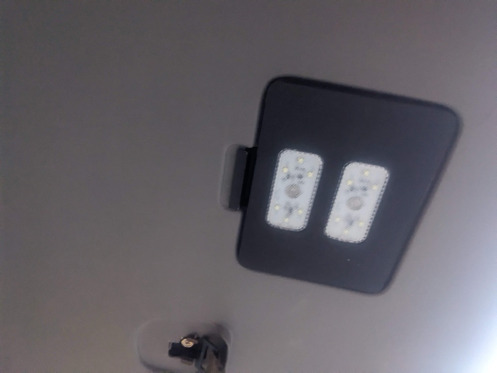 Toyota Sienna Bagaj Kapağı LED Aydınlatma Paneli görsel 3