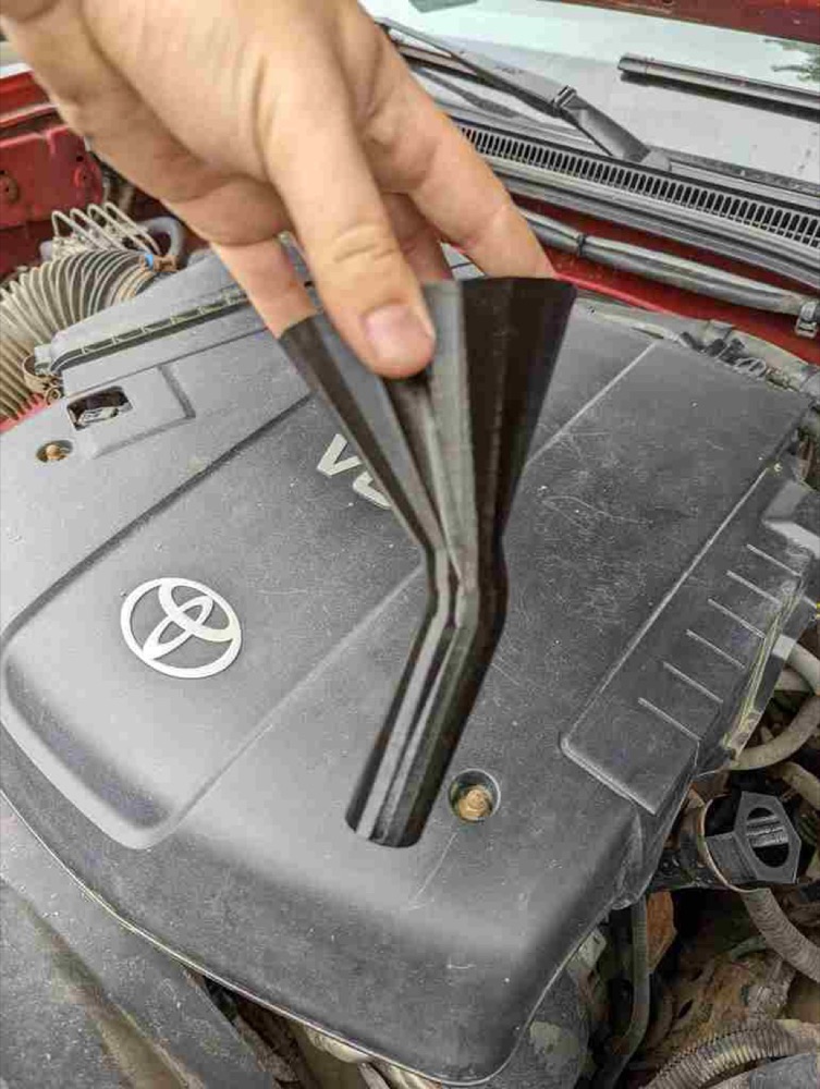 Toyota Tacoma 4.0 Motor Yağ Dolum Huni Adaptörü görsel 2