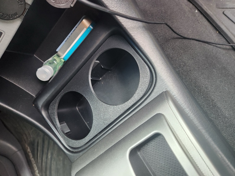 Toyota Tacoma Bardaklık Konsol Aparatı