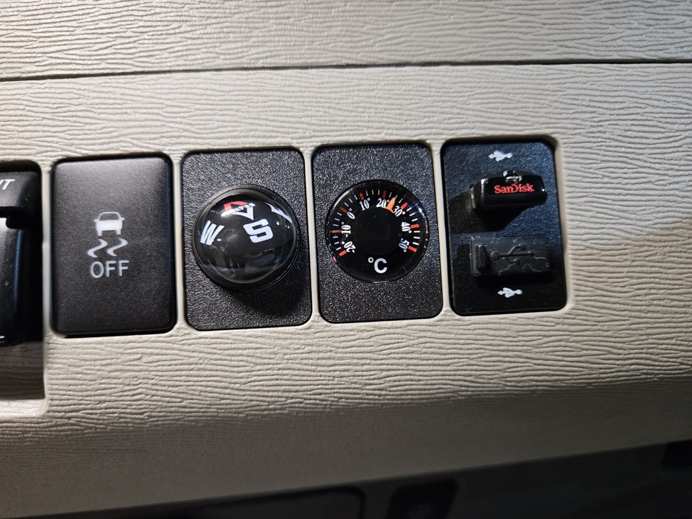 Toyota Termometre ve Pusula Montaj Braketi
