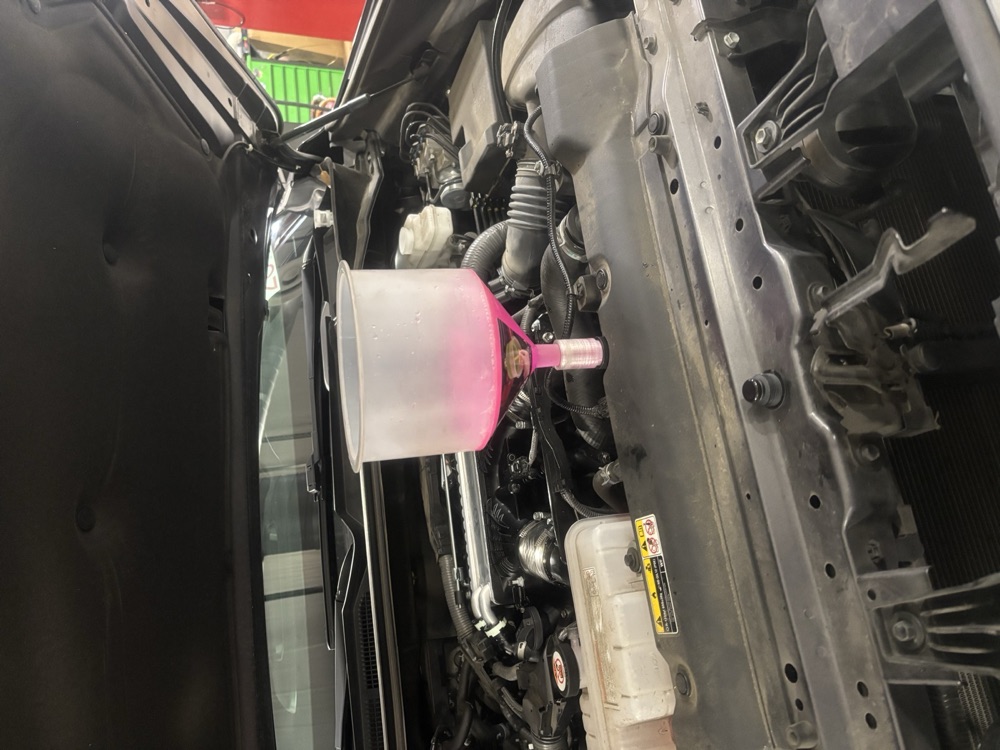 Toyota Tundra Antifriz Huni Adaptörü görsel 2