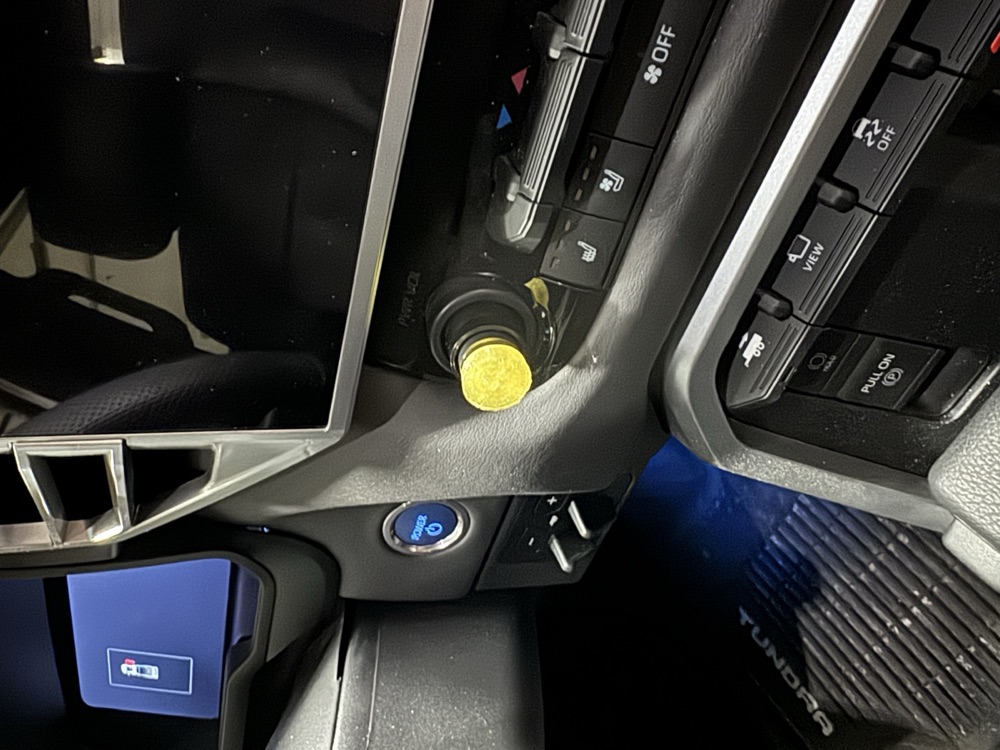 Toyota Tundra Multimedya Düğme İçi Aparatı