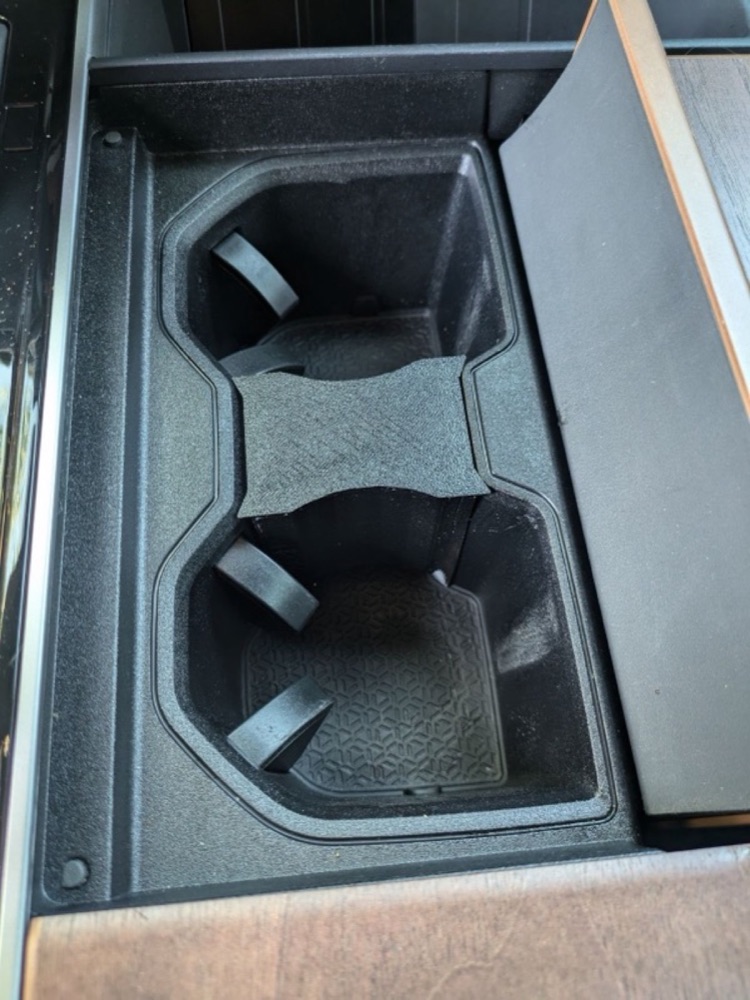 Toyota Tundra Ön Bardaklık Bölücü Aparat