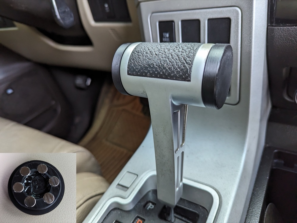 Toyota Tundra Vites Topuzu Yan Kapağı