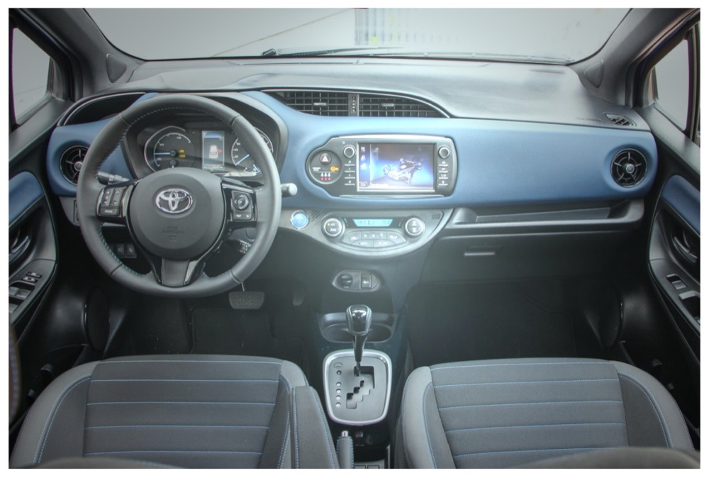 Toyota Yaris Klima Paneli Maskesi (2015 - 2019) görsel 2