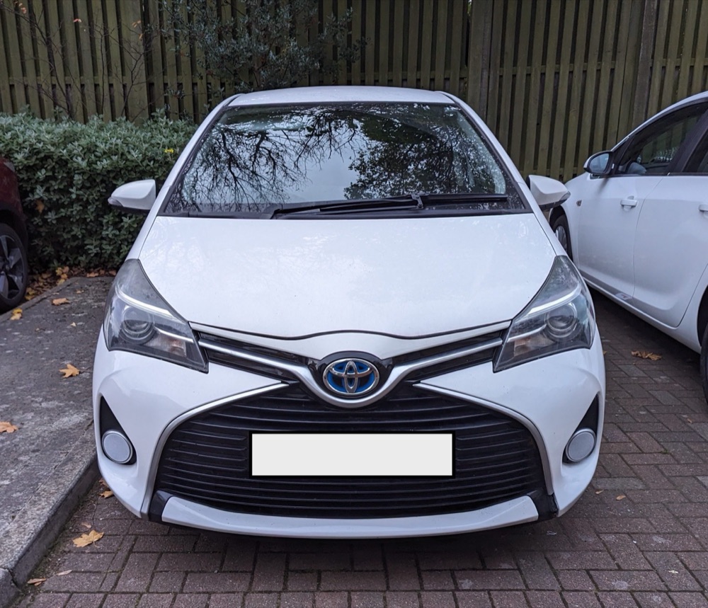 Toyota Yaris Sis Farı Kapağı görsel 2