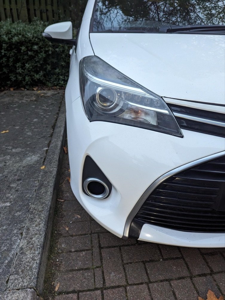 Toyota Yaris Sis Farı Kapağı görsel 4