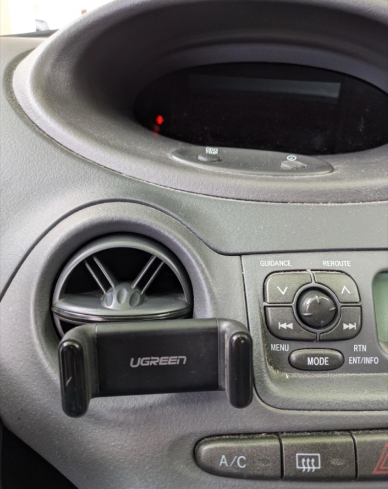 Toyota Yaris Telefon Tutucu Montaj Aparatı