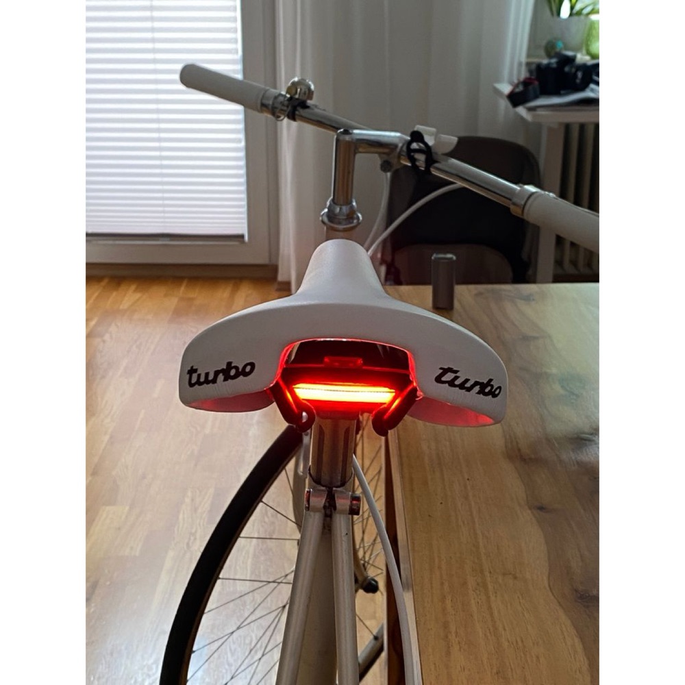 Turbo Bisiklet Selesi LED Arka Işık Kelepçesi görsel 3