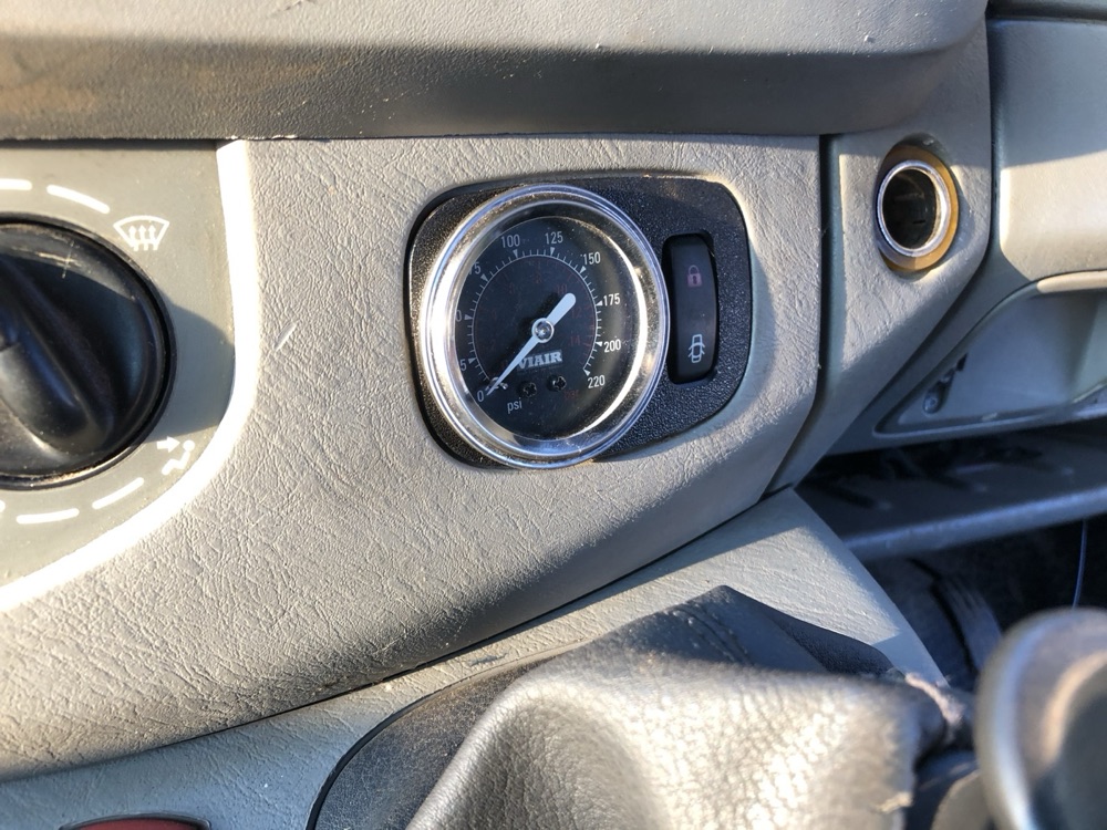 Vivaro / Traffic / Primastar gösterge yuvası görsel 2