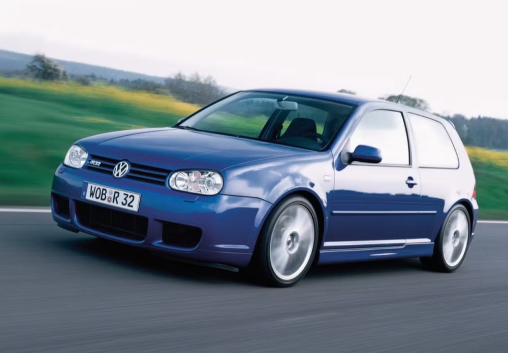 Volkswagen Golf 4 R32 Uyumlu Özel Tasarım Parça