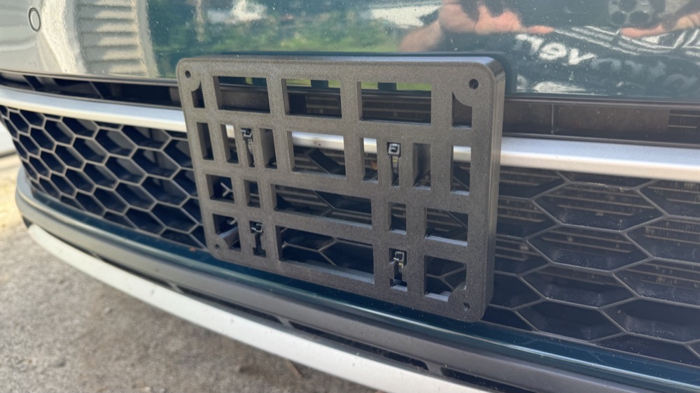 Volkswagen Golf Alltrack Ön Plaka Braketi