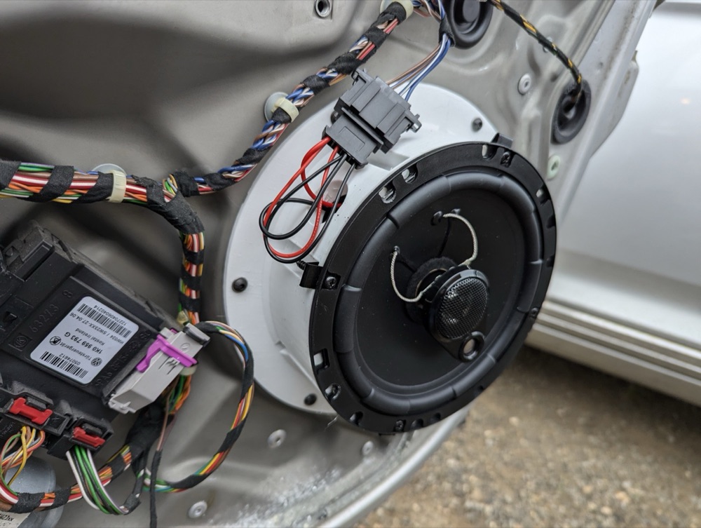 Volkswagen Golf ve Skoda Octavia Ön Hoparlör Adaptörü
