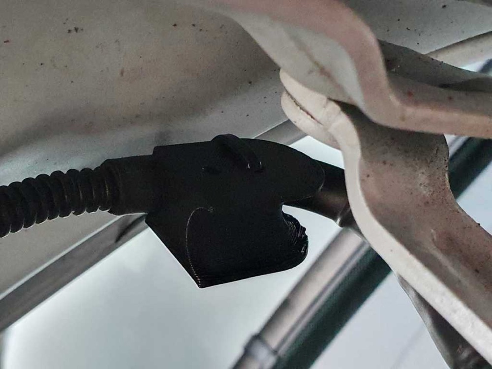 Volkswagen Transporter T5 Cam Suyu Hortum Tutucu Klips görsel 3