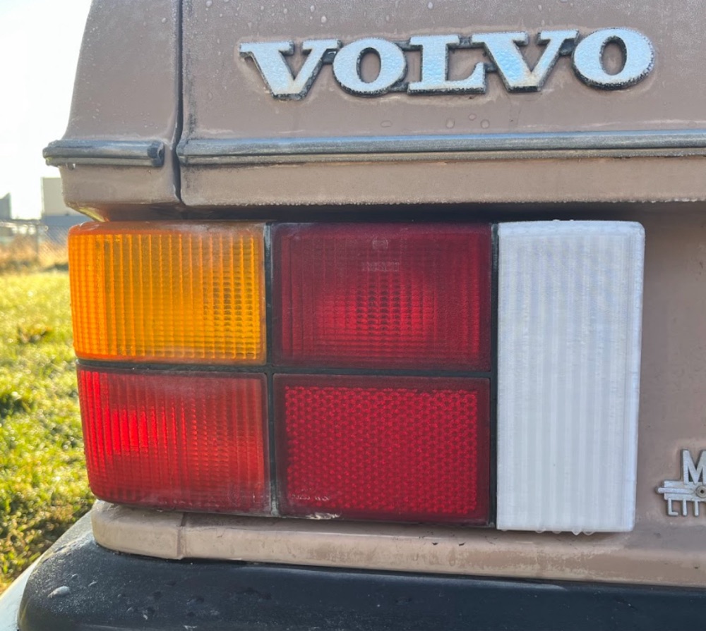 Volvo 240 Arka Stop Lambası Camı (1982)