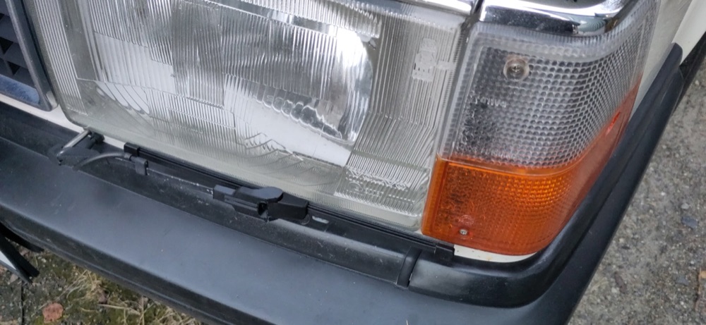 Volvo 240 Far Sileceği Tutucu Aparatı