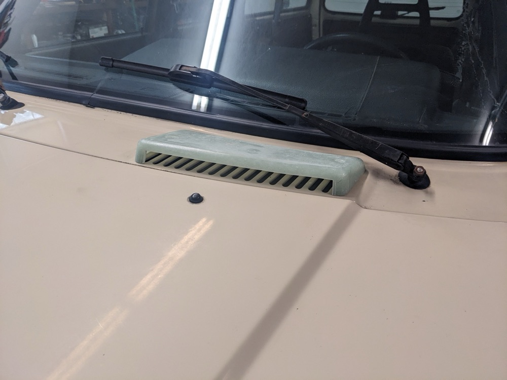 Volvo 240 Kar Izgarası Kalıbı (Snow Cap Mold)