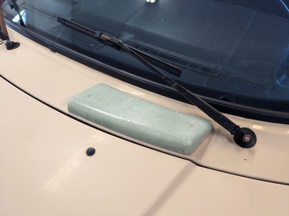 Volvo 240 Kar Izgarası Kalıbı (Snow Cap Mold) görsel 2