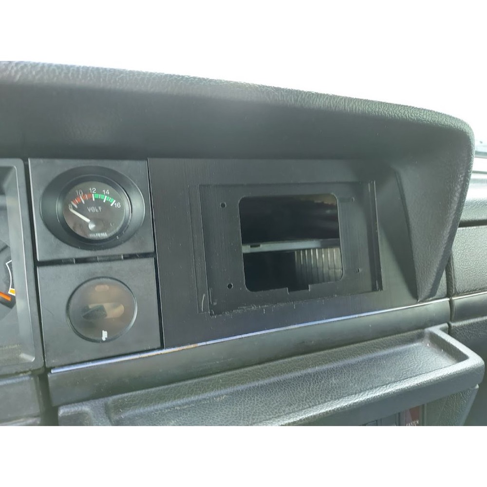 Volvo 240 Uyumlu Raspberry Pi 7 İnç Ekran Montaj Çerçevesi