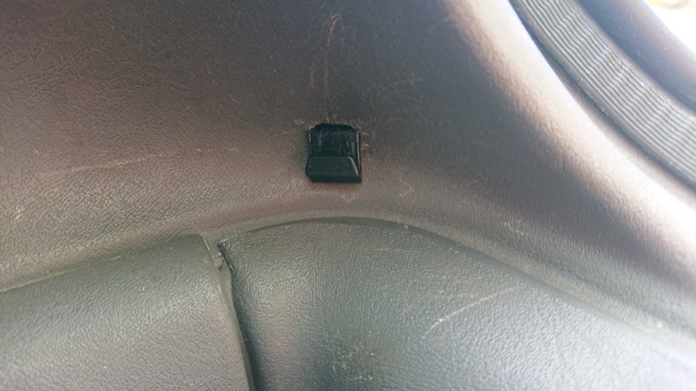 Volvo 480 Bagaj Kapağı (Boot Cover) Kancası / Klipsi