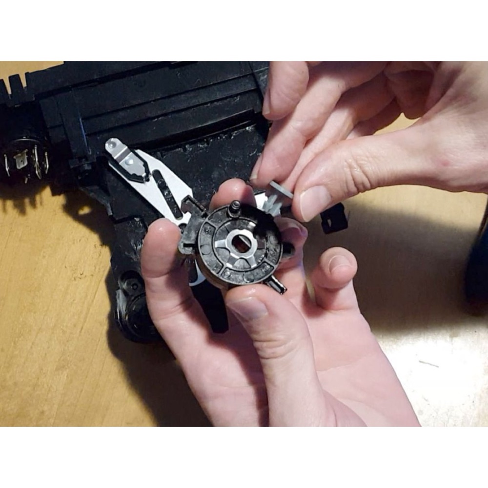 Volvo 740 Klima Kontrol Vakum Bloğu Sabitleme Klipsi