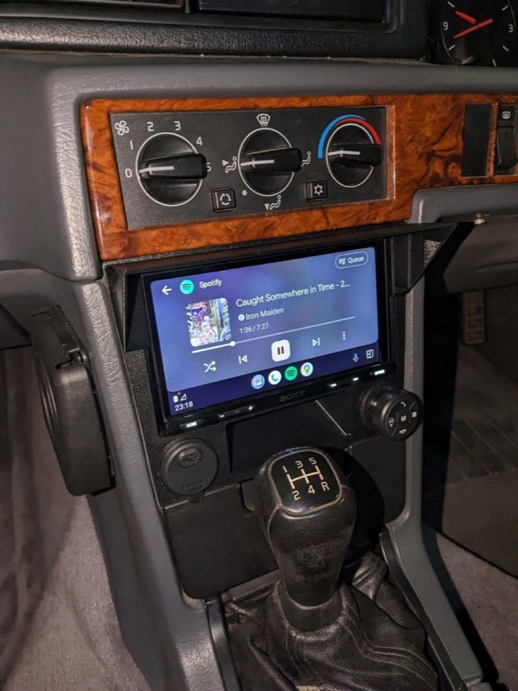 Volvo 940 2 DIN Radyo Çerçevesi (Sony XAV-AX5500 Uyumlu)