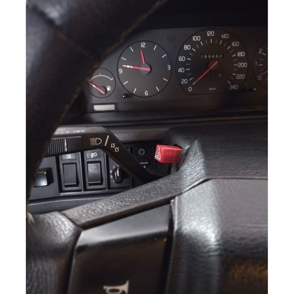 Volvo 940 / 740 Dörtlü Flaşör Düğme Kapağı