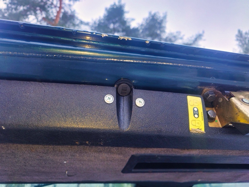 Volvo 940 Bagaj Kapağı Döşeme Tamir Kiti görsel 2