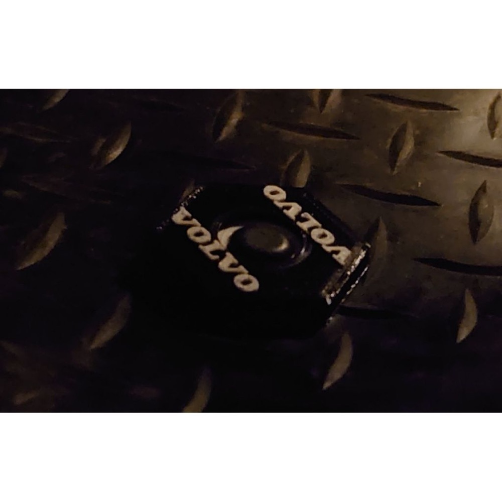 Volvo Araç Paspas Sabitleme Adaptörü görsel 3