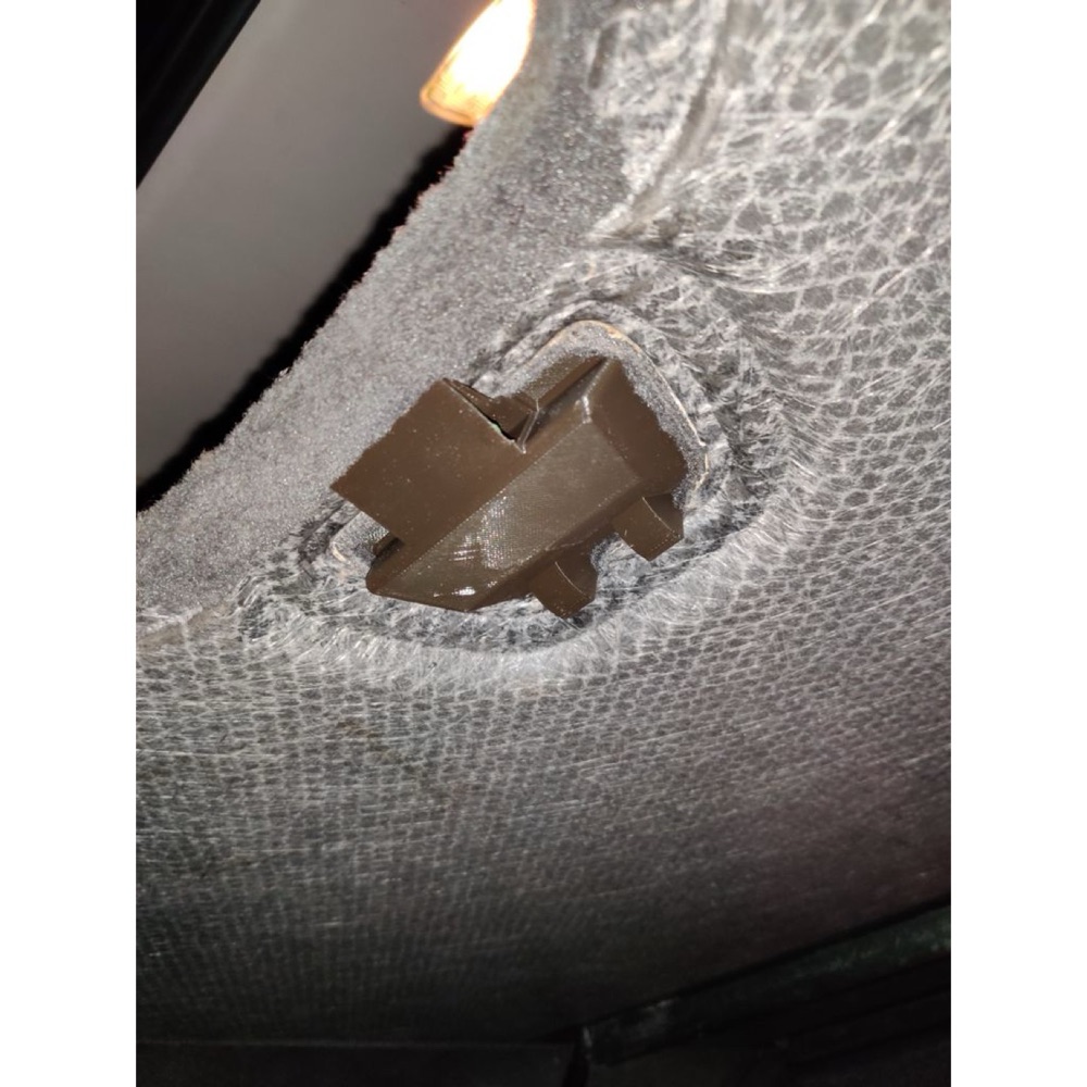 Volvo Bagaj Zemin Kapağı Tutma Kolu görsel 2