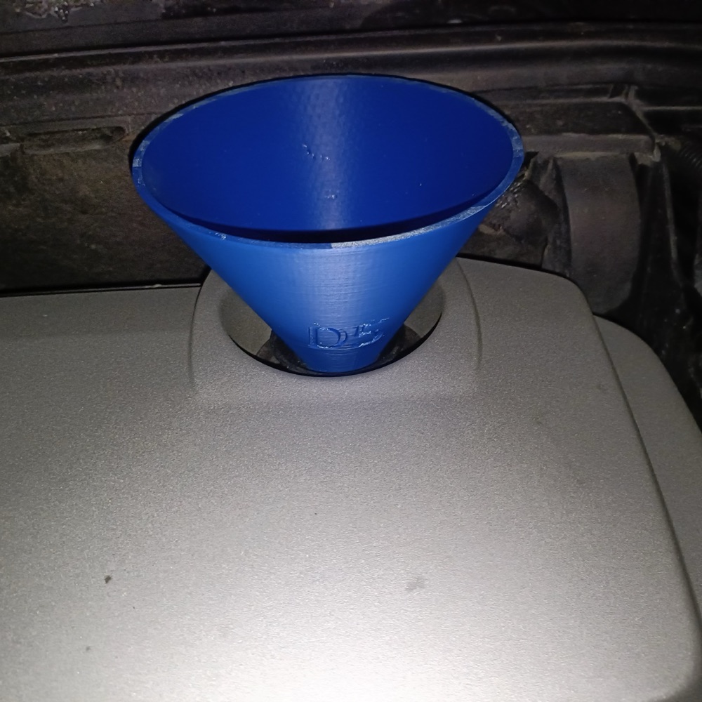 Volvo D5 Motor Yağ Hunisi