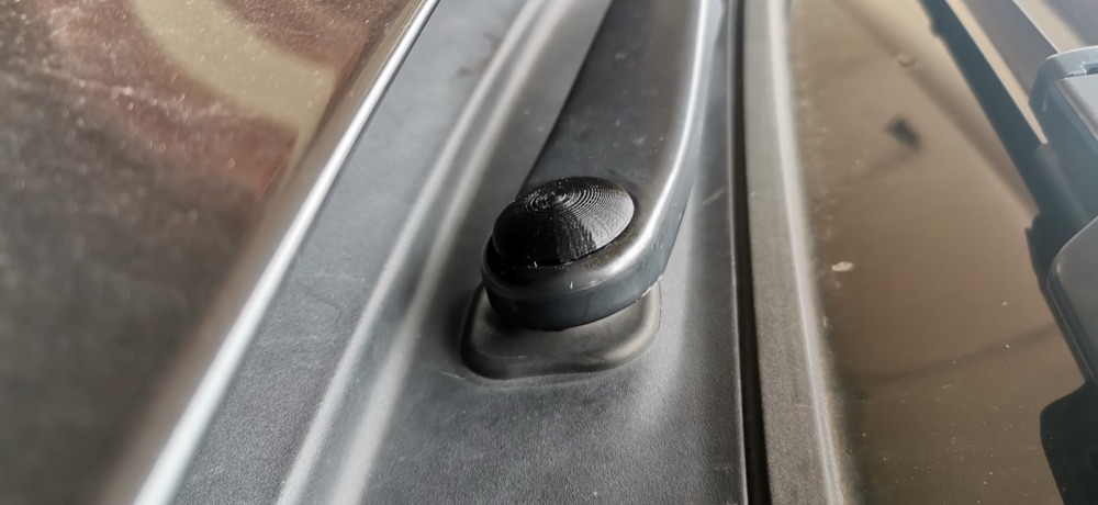 Volvo Silecek Kolu Somun Kapagi görsel 2