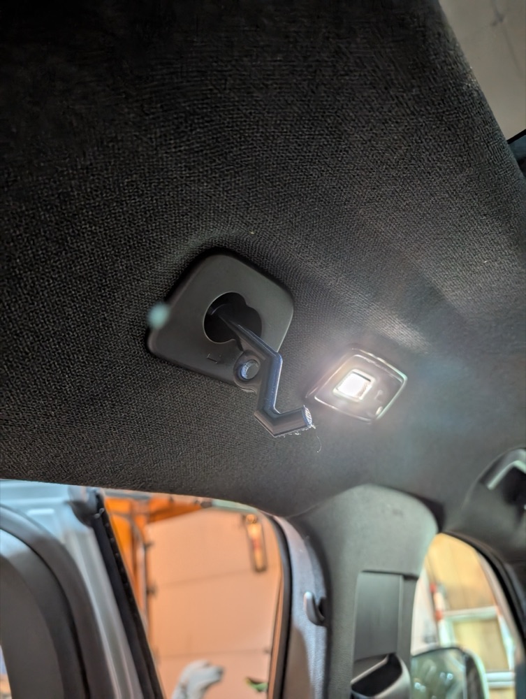 Volvo Uyumlu Askı Deliği Detaylı Aksesuar Askısı