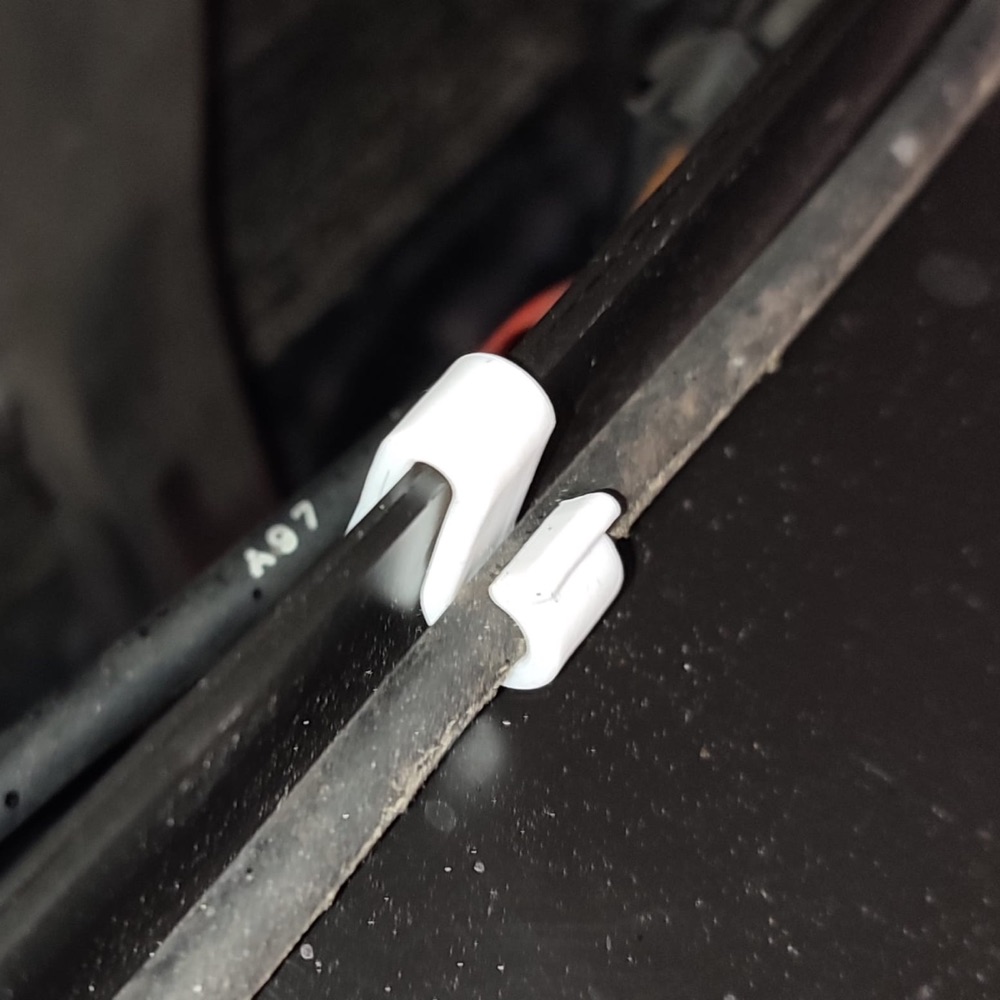 Volvo V40 S40 Hortum ve Kablo Sabitleme Klipsi