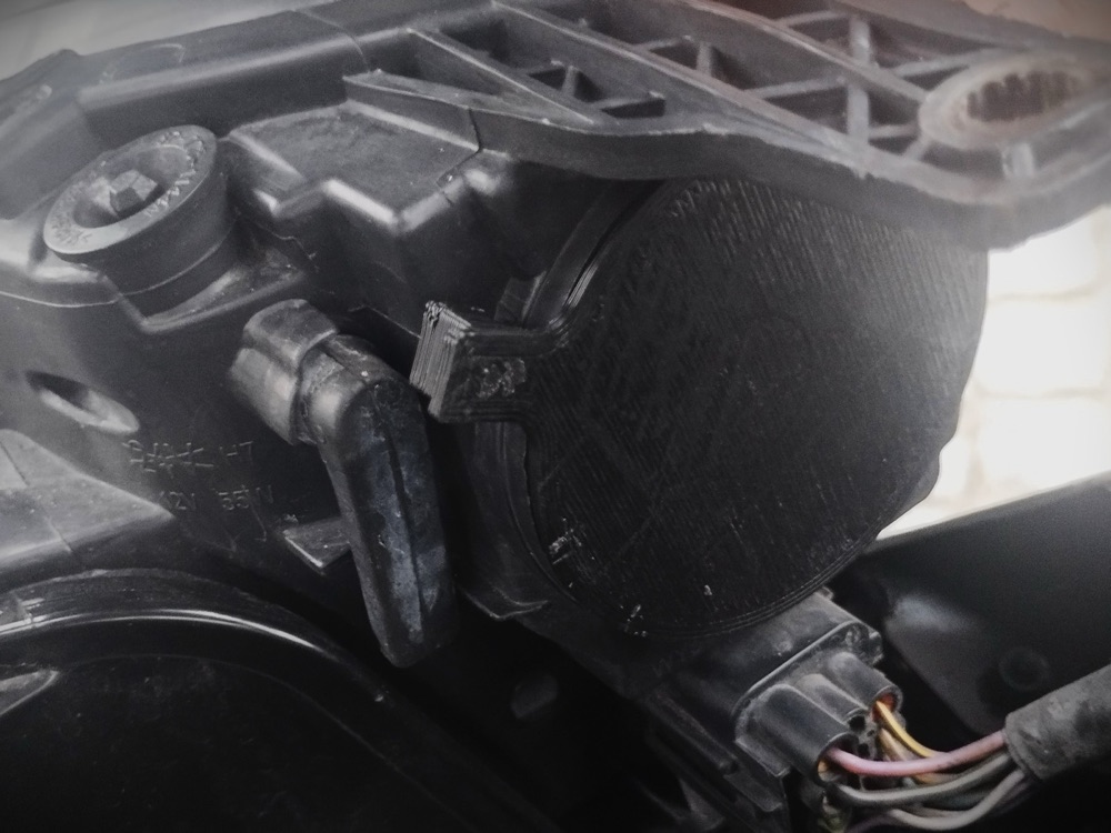 Volvo V40 ve V70 Uyumlu Far Toz Kapağı