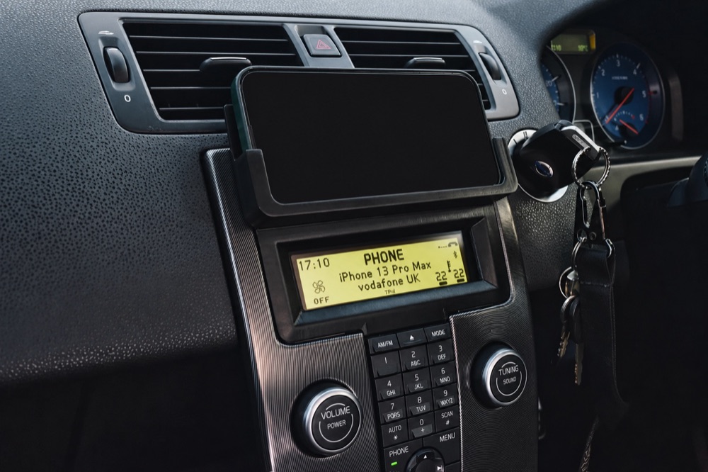 Volvo V50 S40 C30 C70 Uyumlu Telefon Tutucu