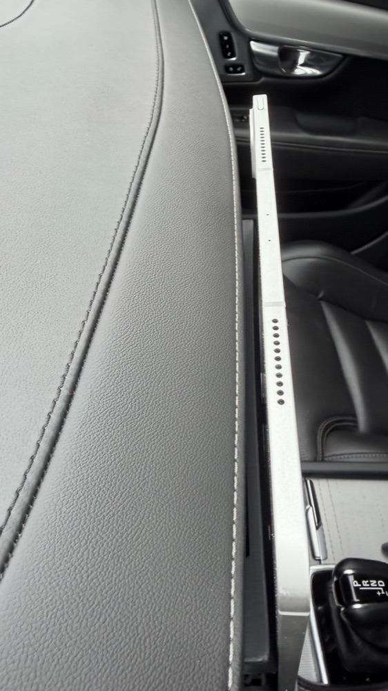 Volvo V90 iPad Pro 12.9" Tablet Tutucu görsel 3