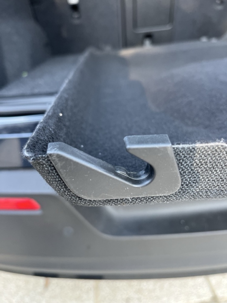 Volvo XC40 Bagaj Pandizot Menteşesi