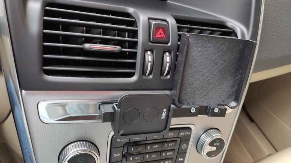 Volvo XC60 CD Girişi Uyumlu Telefon ve Garaj Kumandası Tutucu görsel 2
