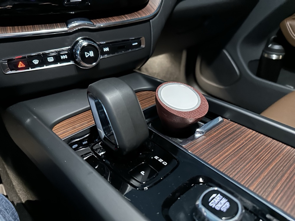 Volvo XC60 MagSafe Uyumlu Telefon Şarj Standı