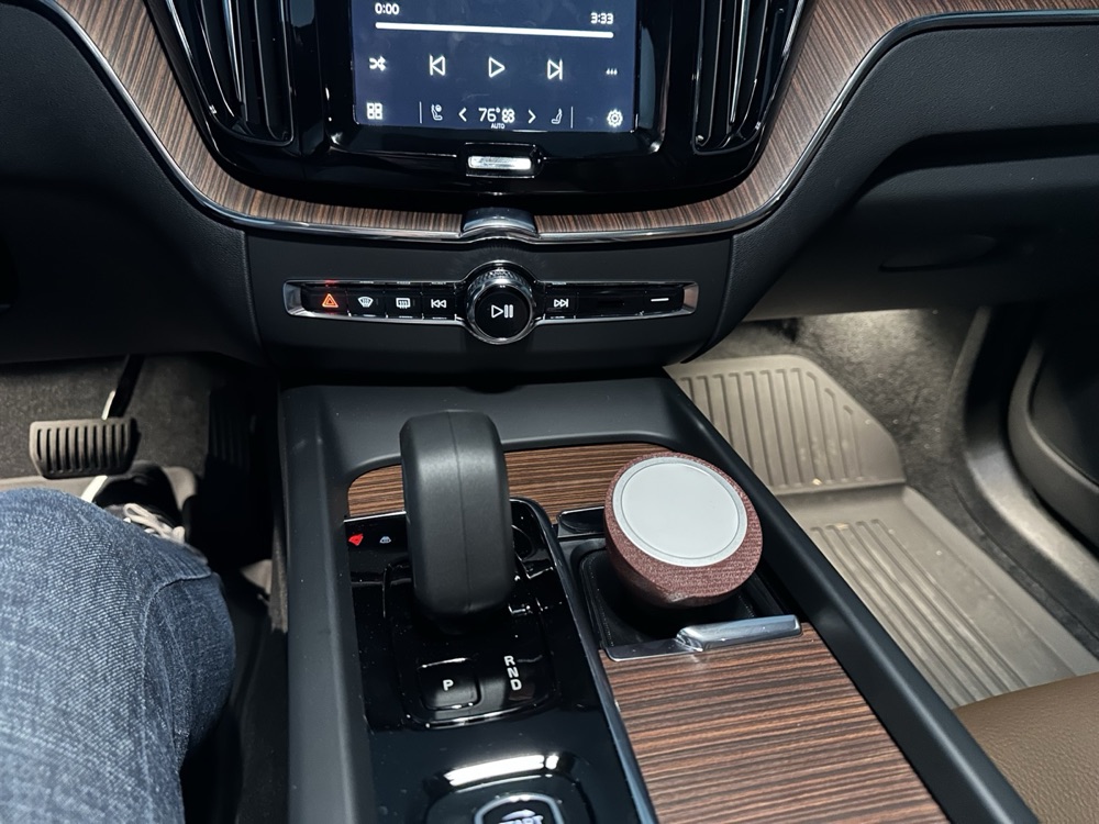 Volvo XC60 MagSafe Uyumlu Telefon Şarj Standı görsel 2