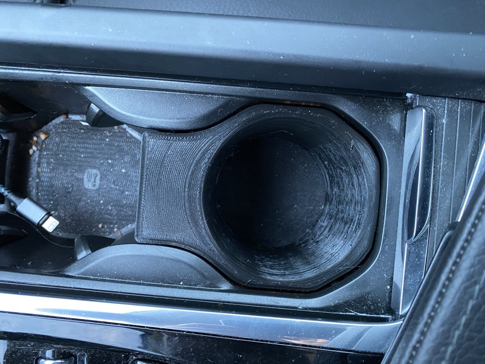 Volvo XC60 Uyumlu Bardak Tutucu görsel 2