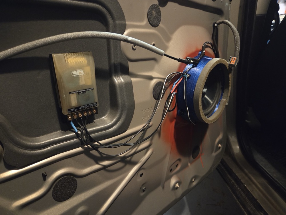 Volvo XC90 Arka Hoparlör Braket Seti