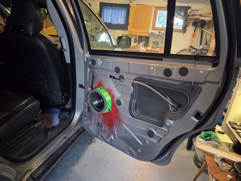 Volvo XC90 Arka Hoparlör Braket Seti görsel 2